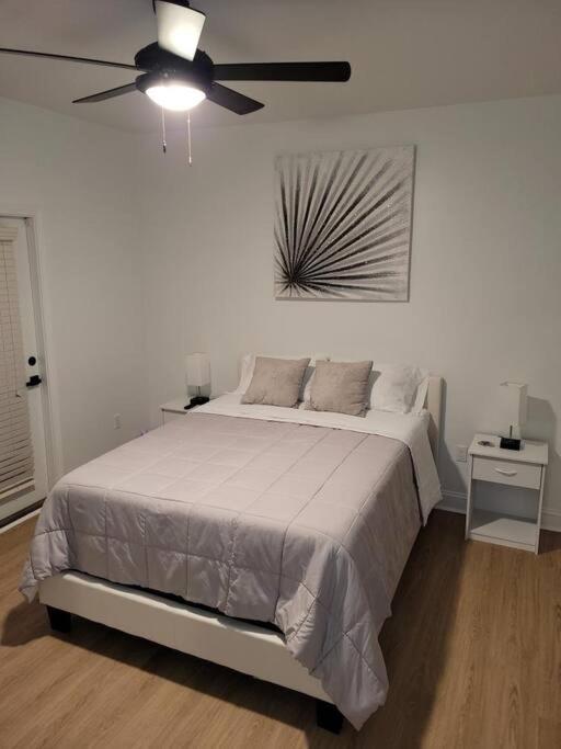 South Charlotte's Cozy & Modern Apartment